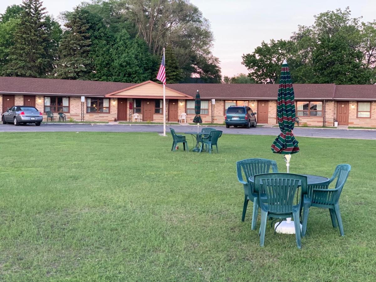Timberly Motel Gaylord Exteriér fotografie