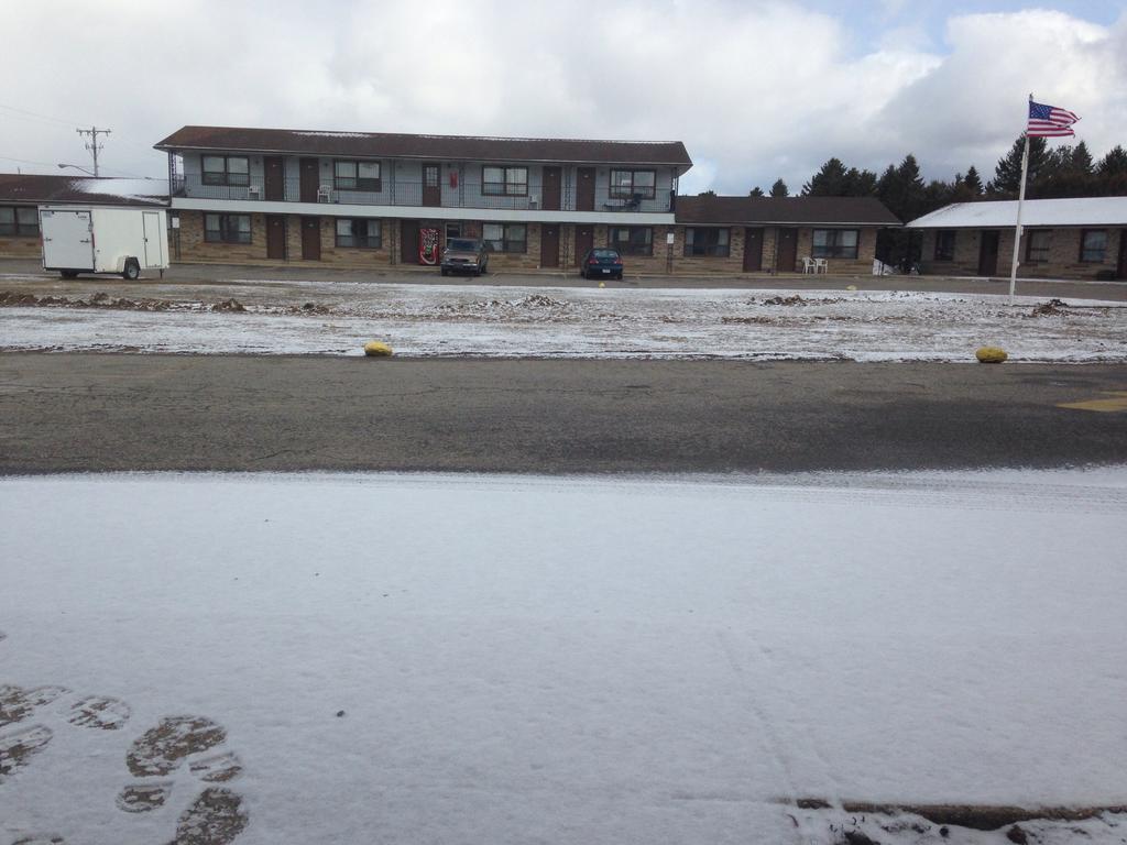 Timberly Motel Gaylord Exteriér fotografie