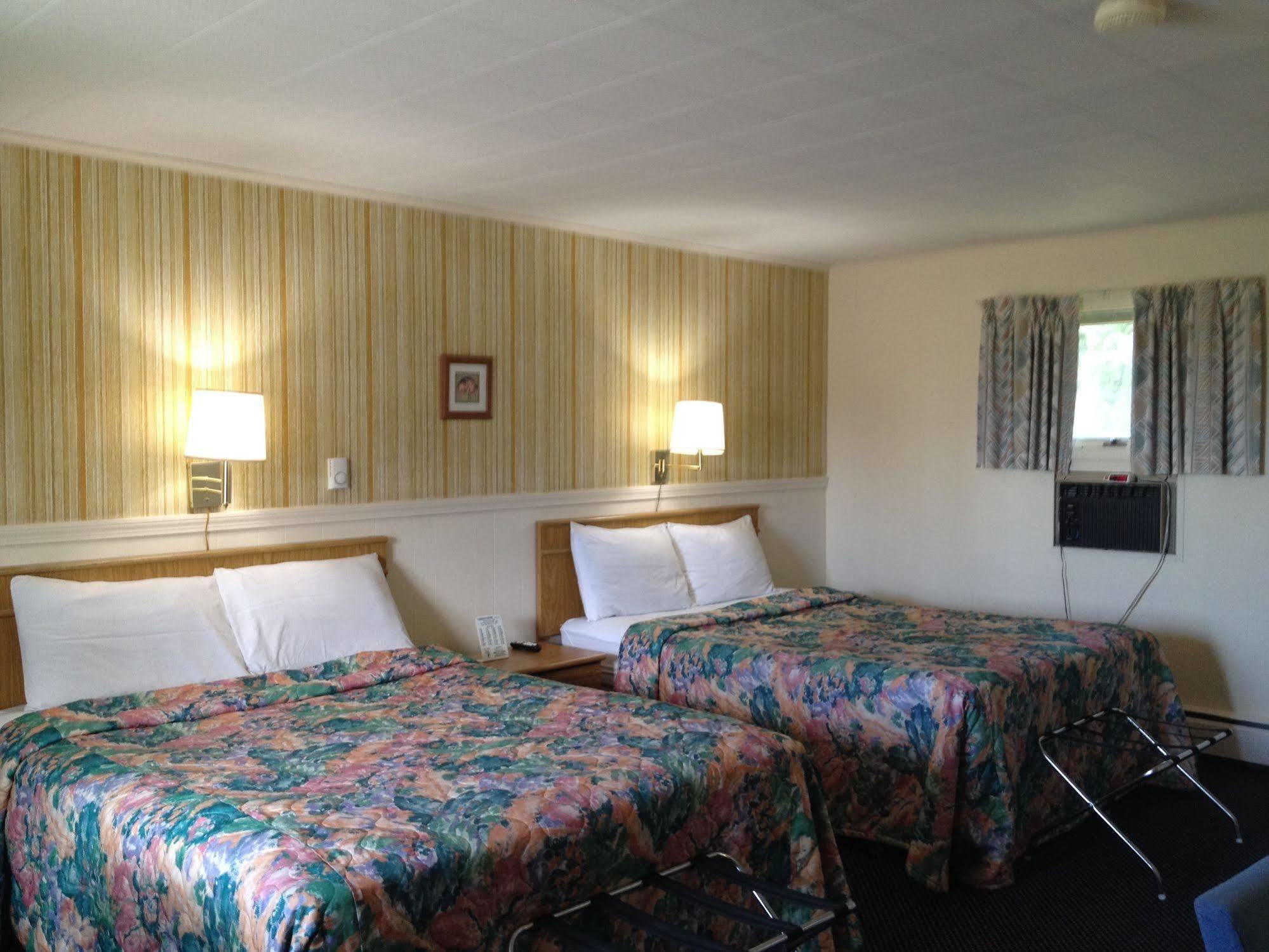 Timberly Motel Gaylord Exteriér fotografie