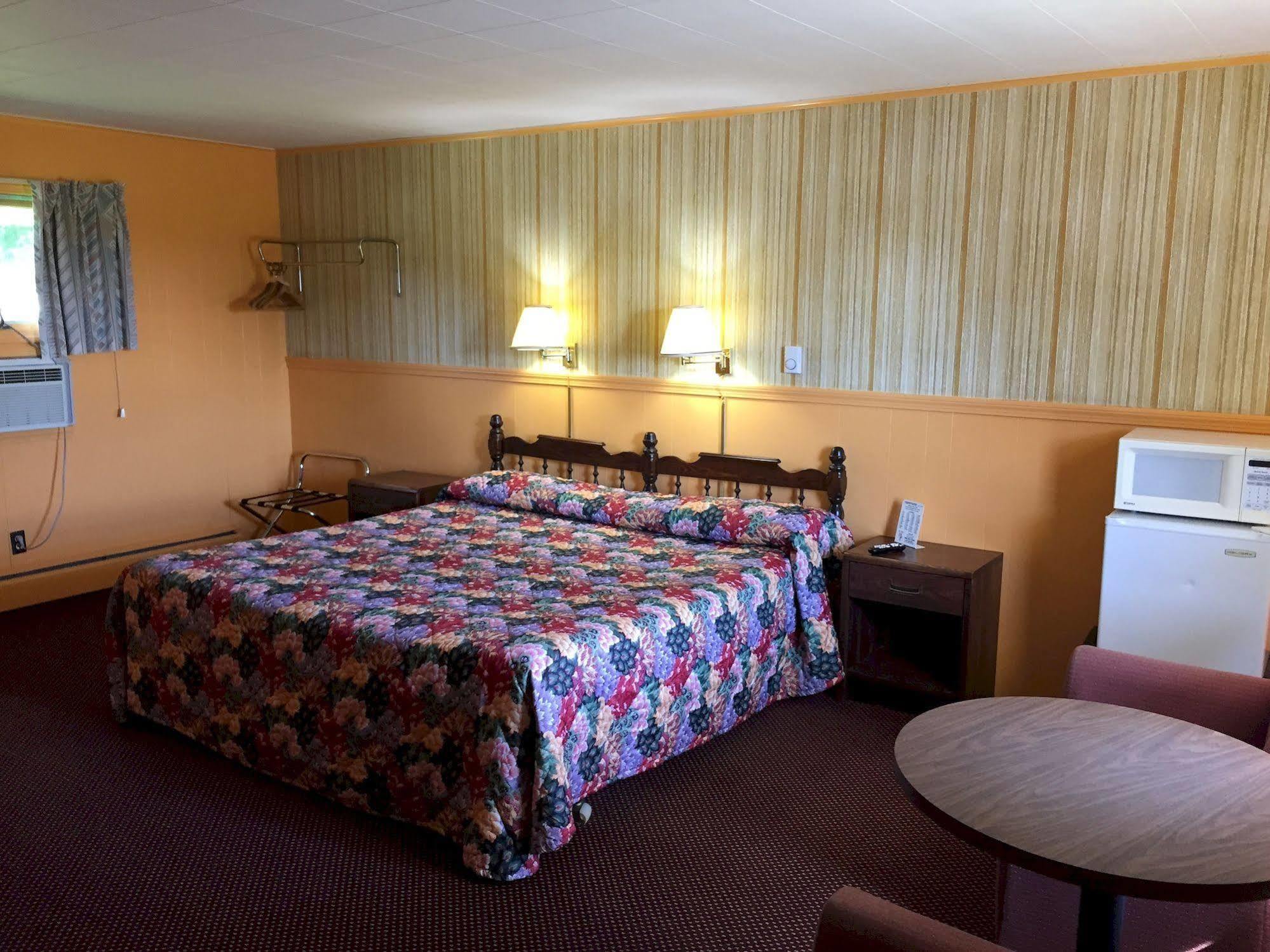 Timberly Motel Gaylord Exteriér fotografie