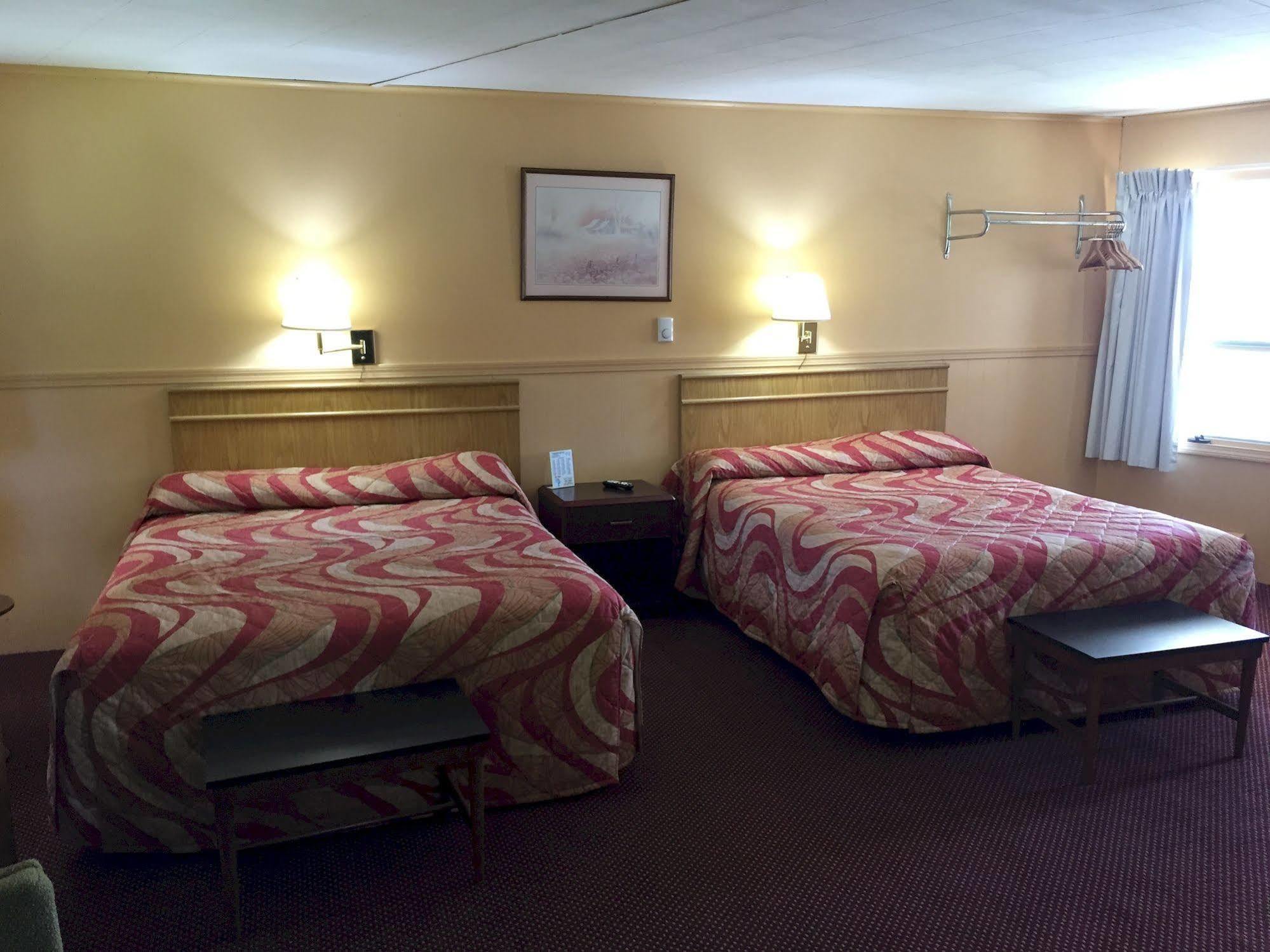 Timberly Motel Gaylord Exteriér fotografie